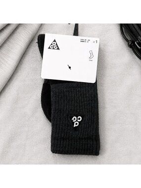 Nike Size Small ACG Ribbed Crew Socks Black Gray Cotton Spandex Blend - NEW